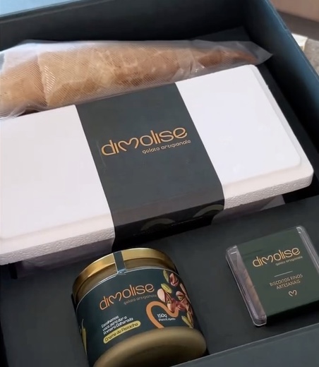 Caixa Dimolise com biscoitos finos artesanais e creme de pistacchio
